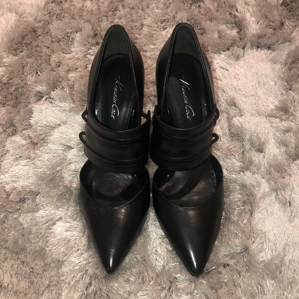 BNIB Kenneth Cole black leather pumps